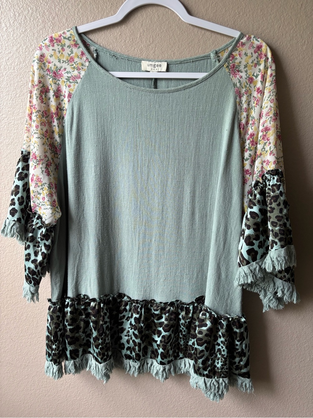 Umgee Sage Green Mixed-Print Raglan Linen Top